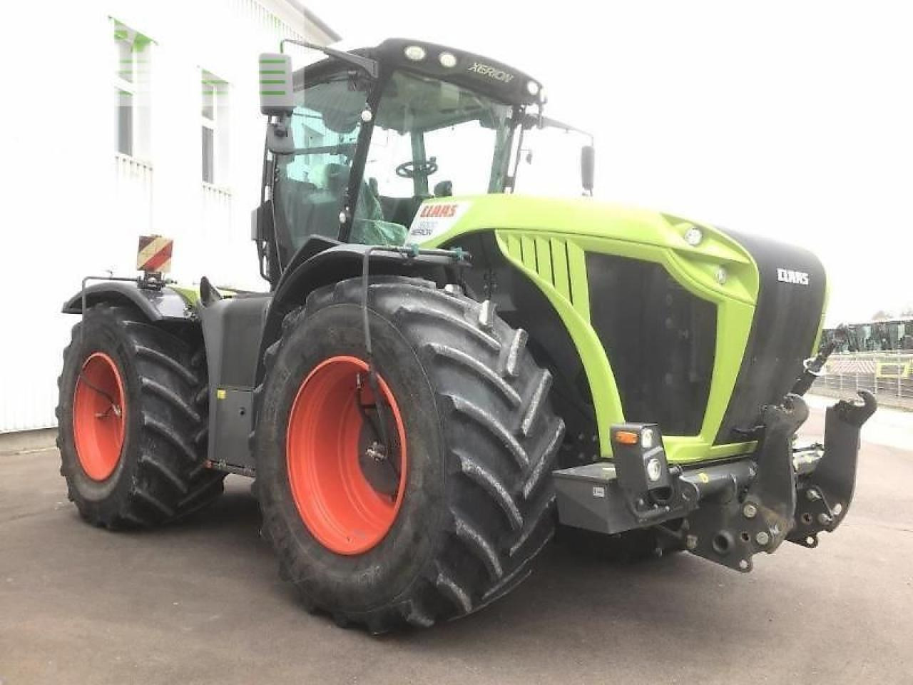 CLAAS xerion 5000 trac - Farm tractor: picture 3 CLAAS xerion 5000 trac - Farm tractor: picture 3
