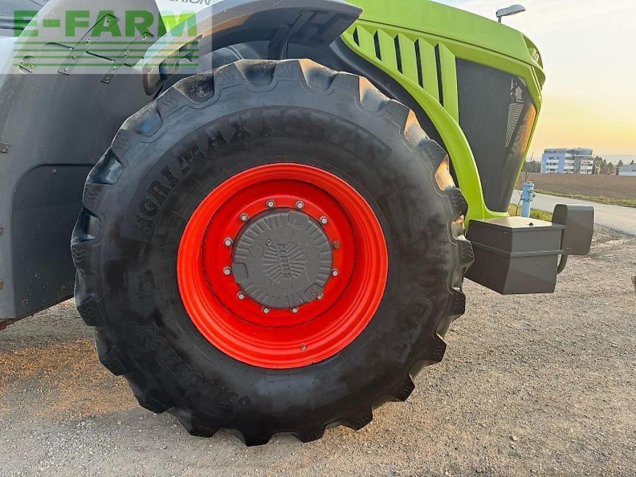 CLAAS xerion 5000 trac vc TRAC VC - Farm tractor: picture 5 CLAAS xerion 5000 trac vc TRAC VC - Farm tractor: picture 5