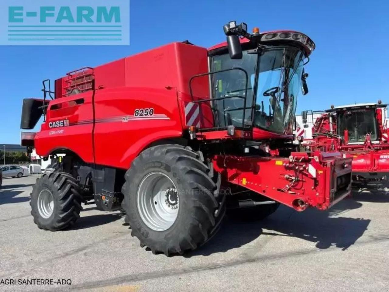 Case-IH axial-flow 8250 - Combine harvester: picture 1 Case-IH axial-flow 8250 - Combine harvester: picture 1