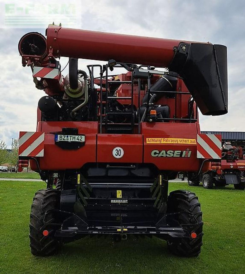 Case-IH axial flow 8250 sts - Combine harvester: picture 4 Case-IH axial flow 8250 sts - Combine harvester: picture 4