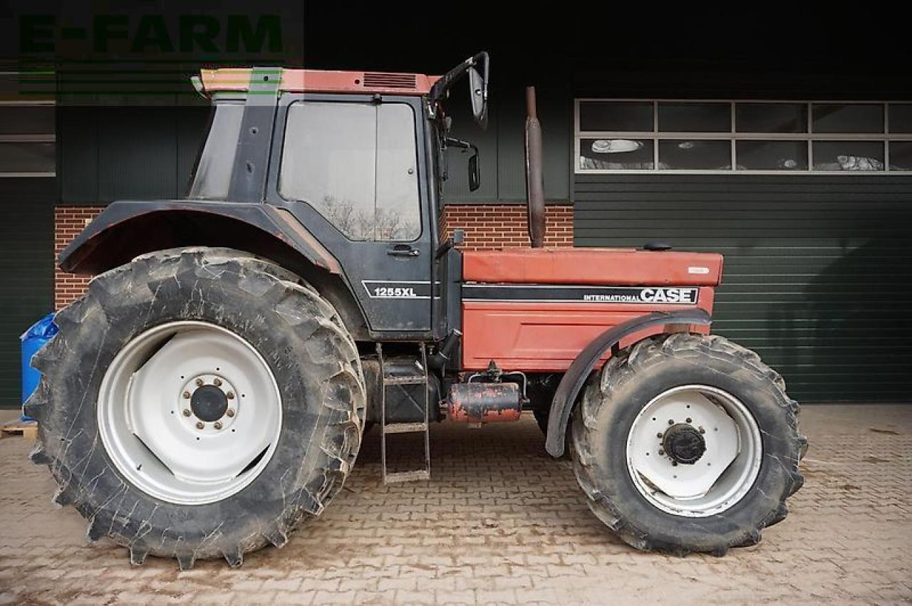 Case-IH ihc 1255 xl - Farm tractor: picture 4 Case-IH ihc 1255 xl - Farm tractor: picture 4