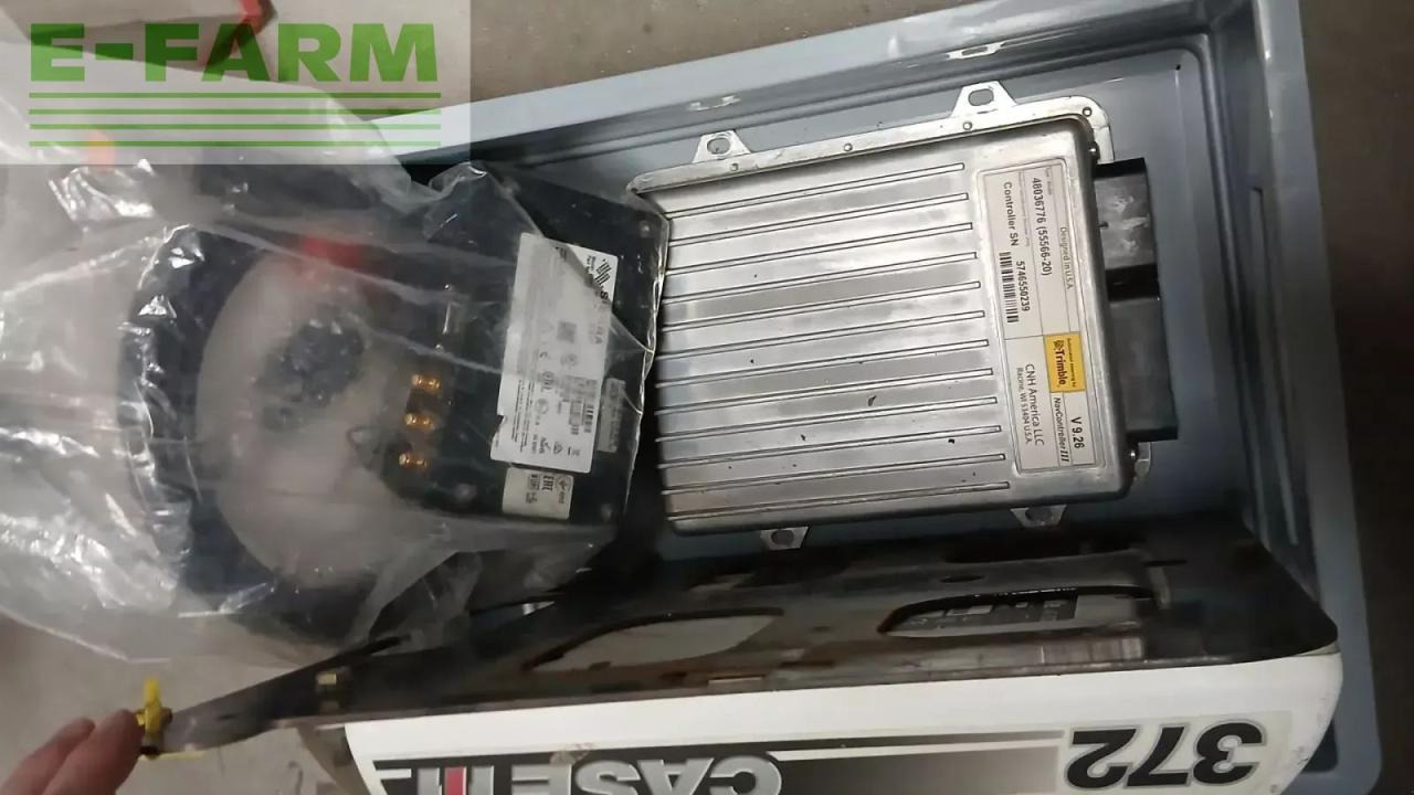 Farm tractor Case-IH optum 300 cvxdrive: picture 19