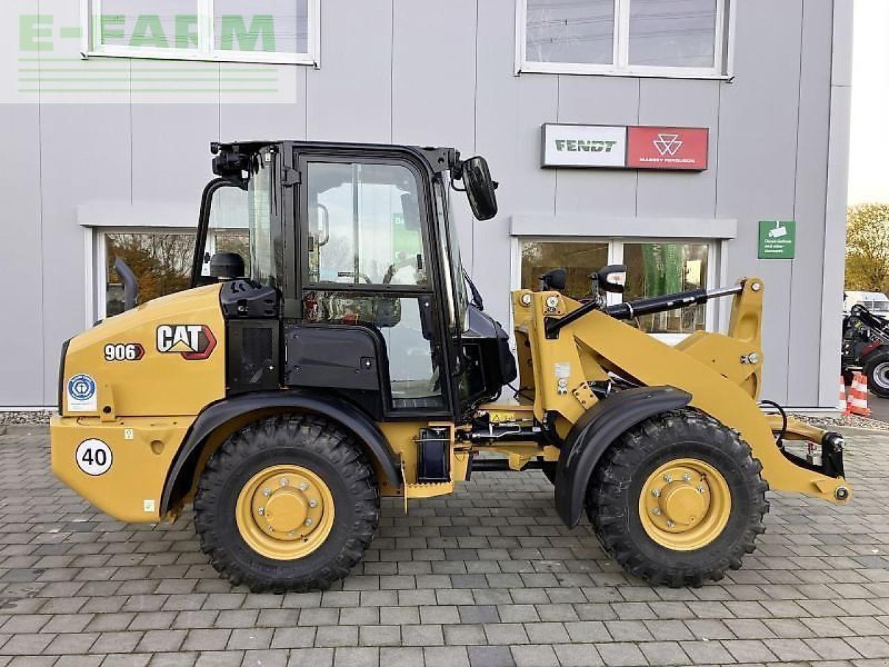 Caterpillar cat 906-14a - Mini excavator: picture 2 Caterpillar cat 906-14a - Mini excavator: picture 2