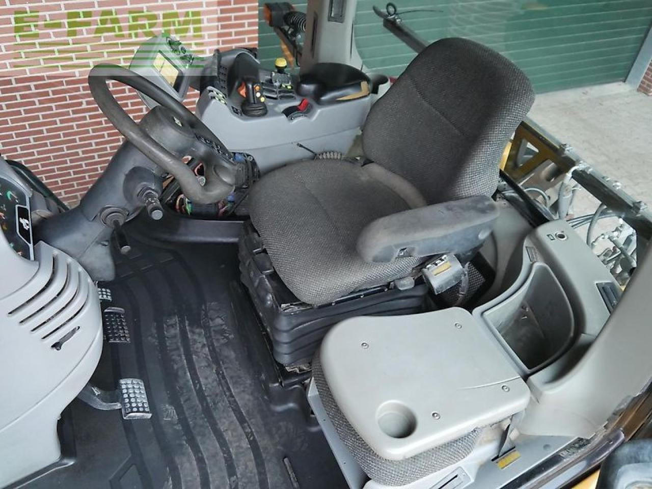 Farm tractor Challenger cat mt 765: picture 11