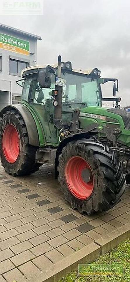 Fendt 211 vario - Farm tractor: picture 4 Fendt 211 vario - Farm tractor: picture 4