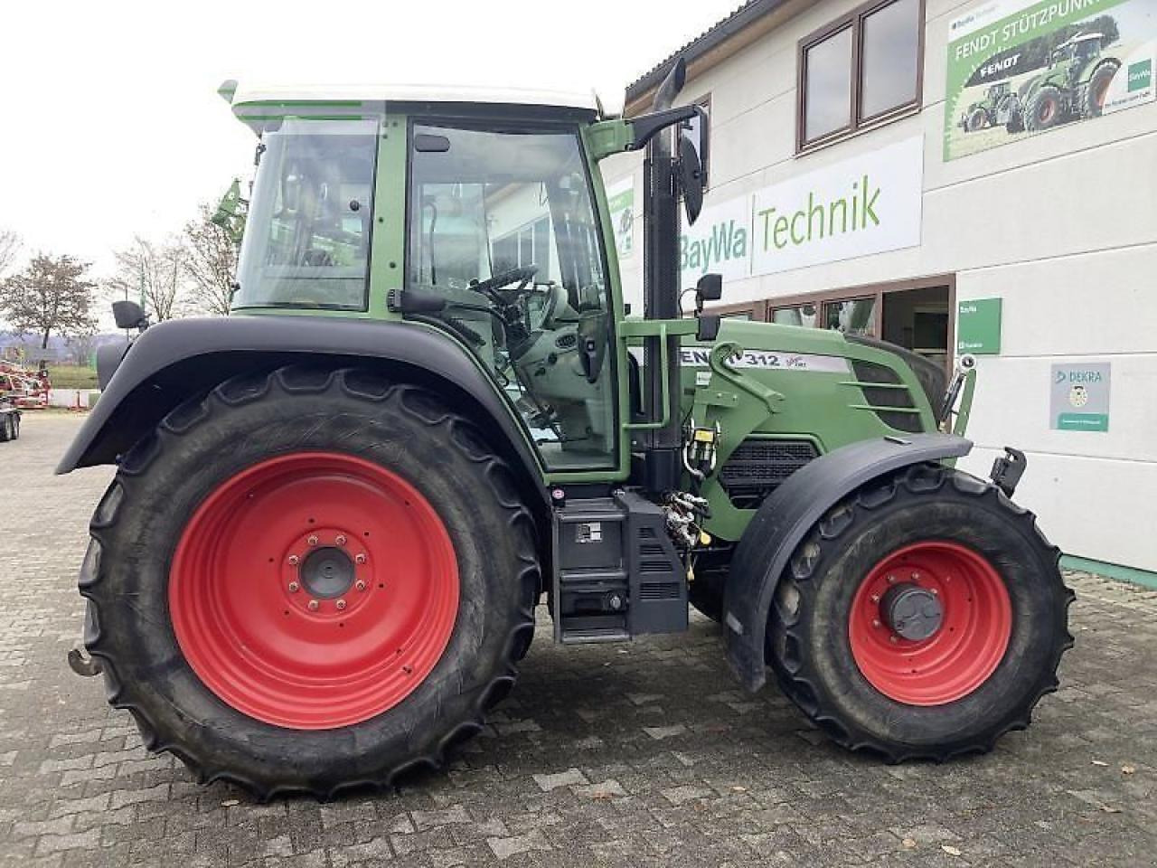 Fendt 312 vario com3 - Farm tractor: picture 3 Fendt 312 vario com3 - Farm tractor: picture 3