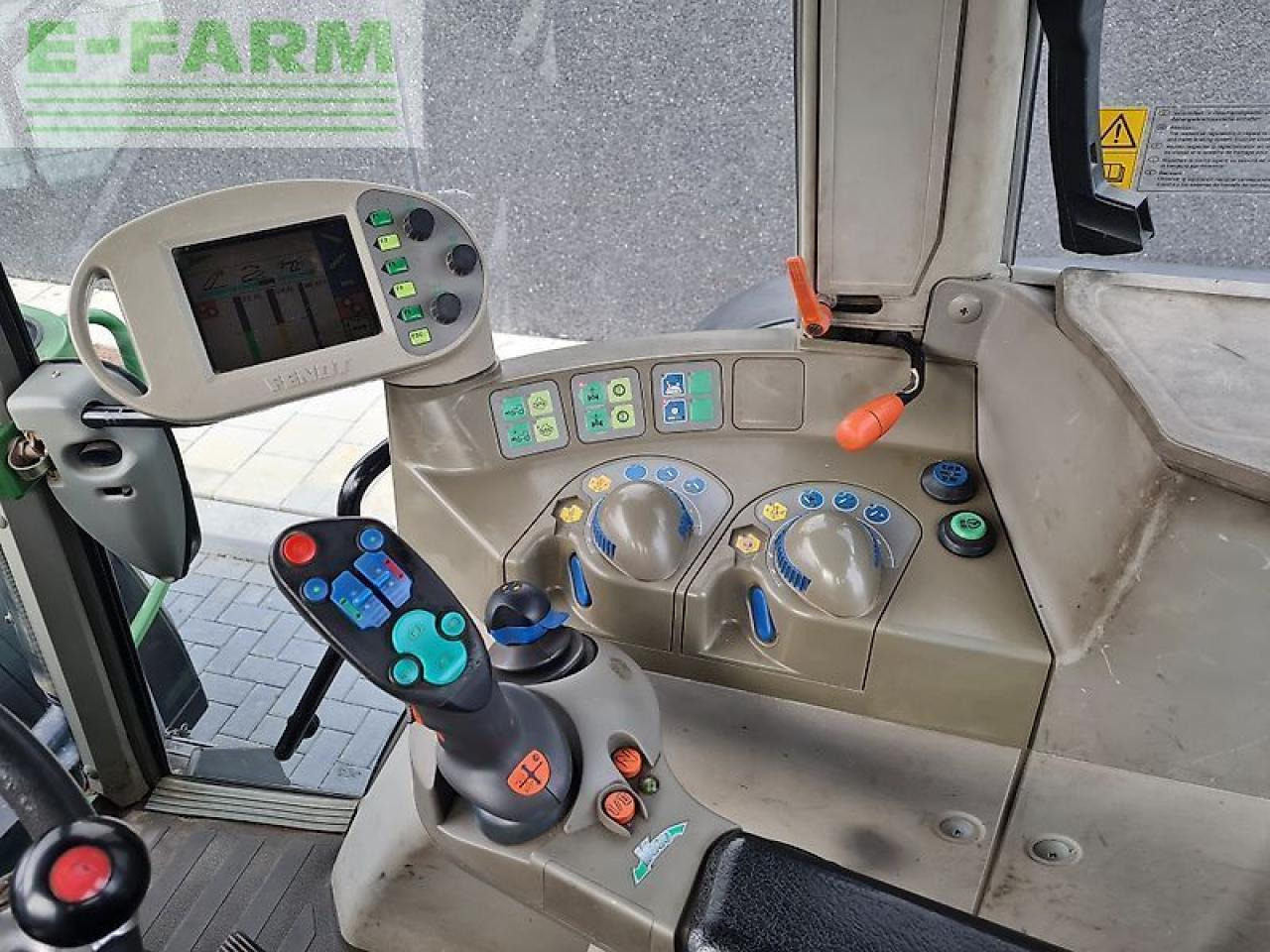 Fendt 716 vario com1 - Farm tractor: picture 4 Fendt 716 vario com1 - Farm tractor: picture 4