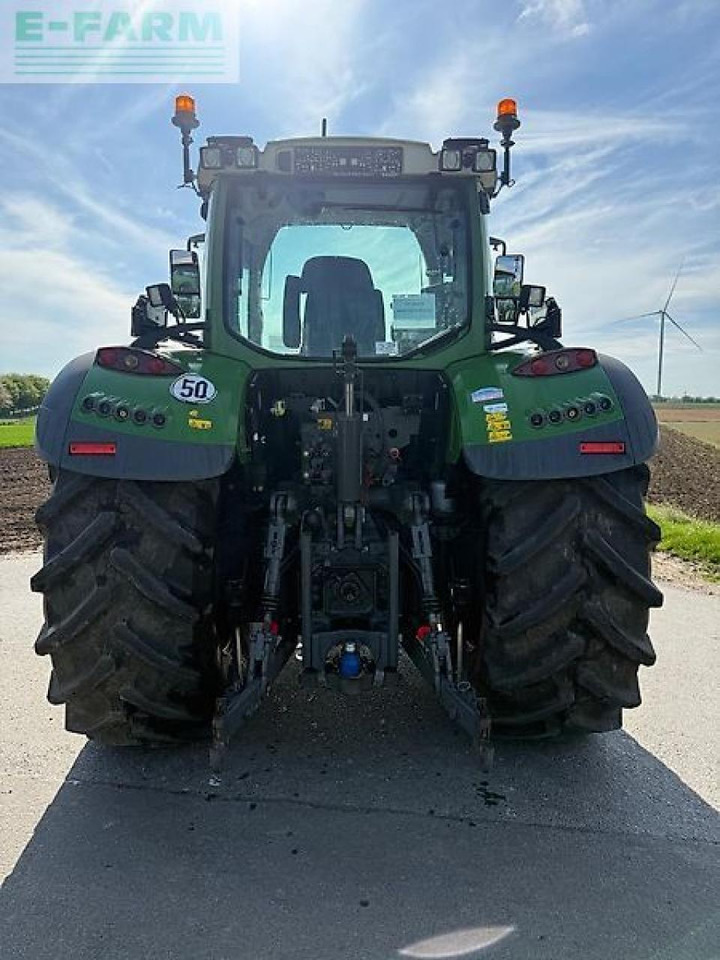 Farm tractor Fendt 724: picture 6