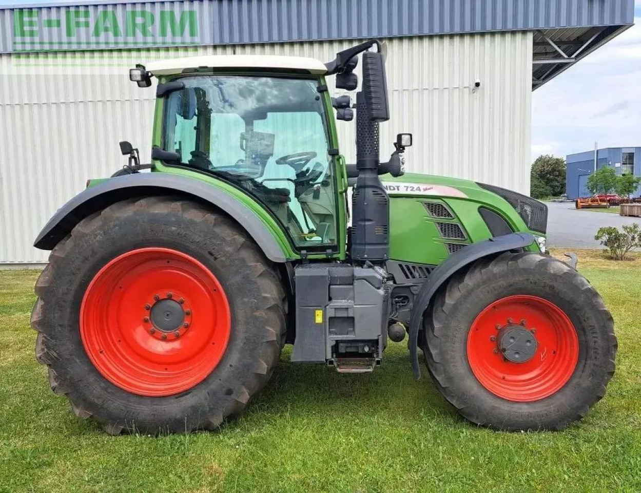Farm tractor Fendt 724 vario: picture 6