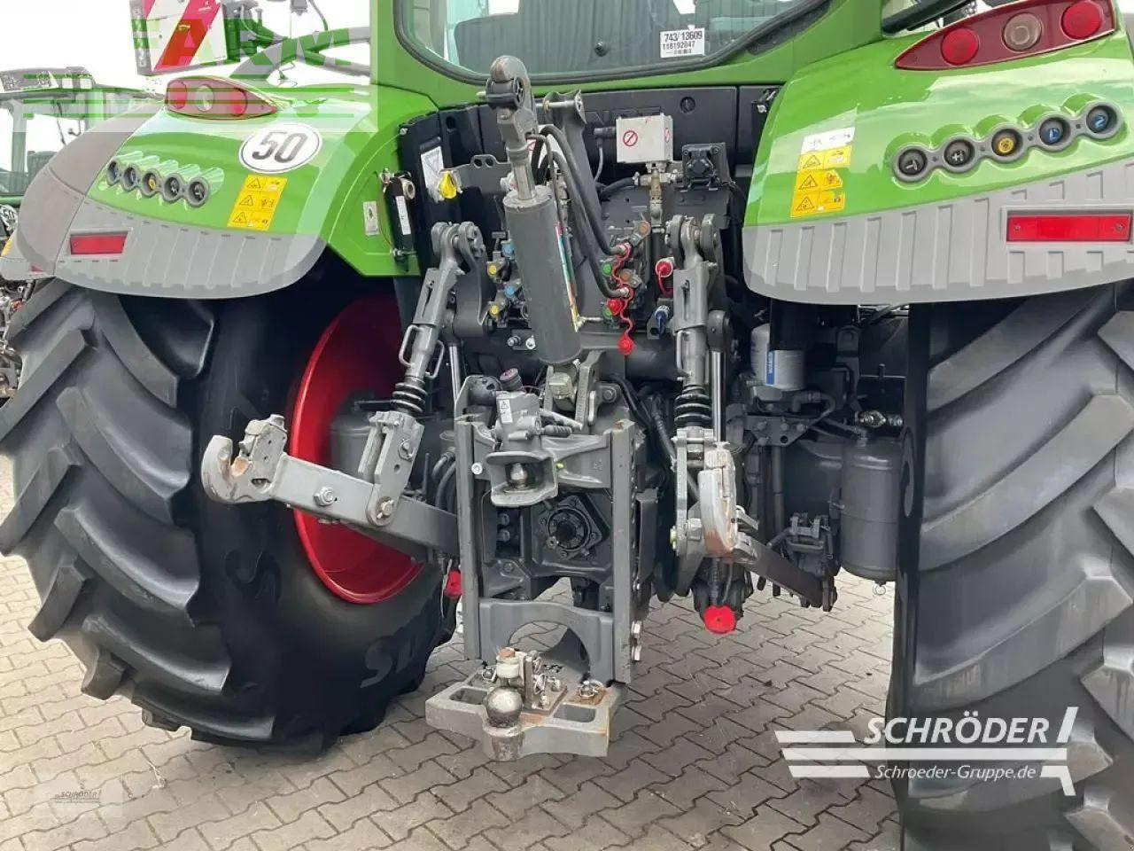 Fendt 724 vario s4 profi plus ProfiPlus - Farm tractor: picture 4 Fendt 724 vario s4 profi plus ProfiPlus - Farm tractor: picture 4