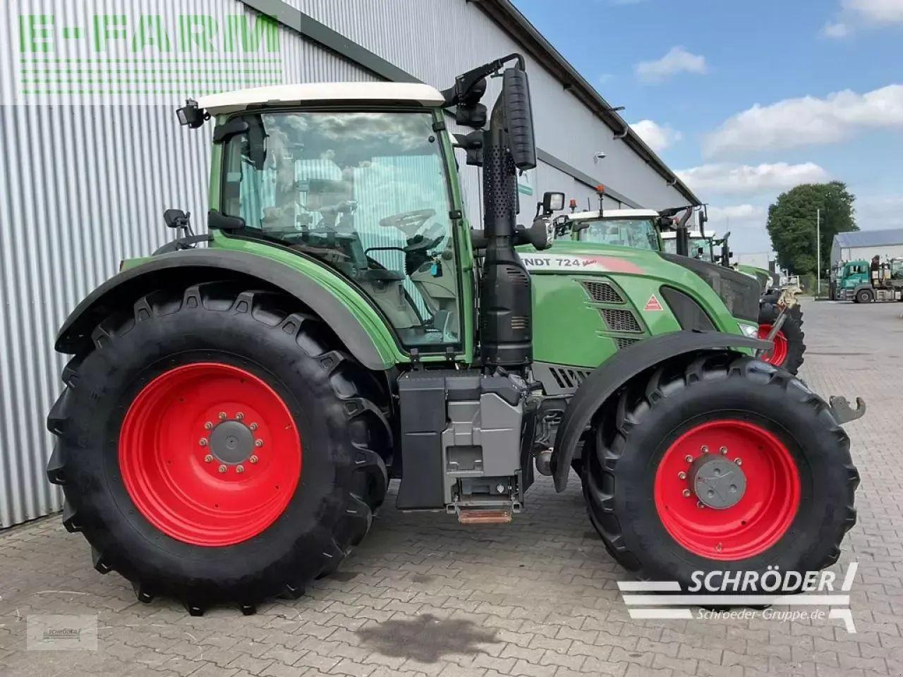 Fendt 724 vario s4 profi plus ProfiPlus - Farm tractor: picture 2 Fendt 724 vario s4 profi plus ProfiPlus - Farm tractor: picture 2