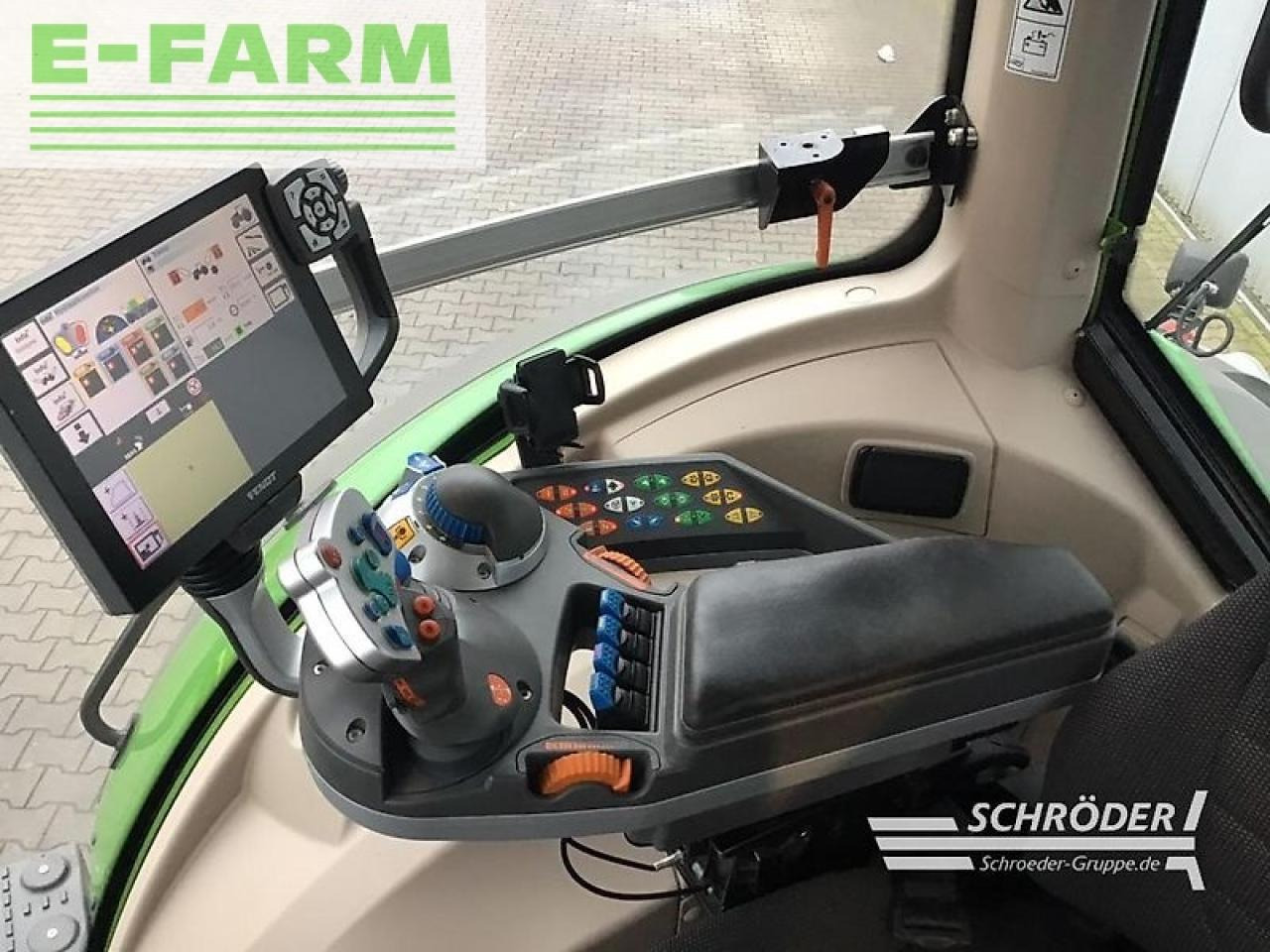 Farm tractor Fendt 824 s4 profi plus: picture 8 Farm tractor Fendt 824 s4 profi plus: picture 8