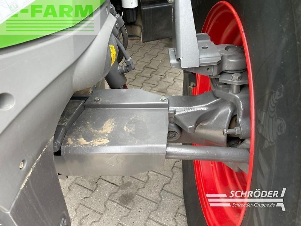Farm tractor Fendt 824 vario s4 profi Profi: picture 11