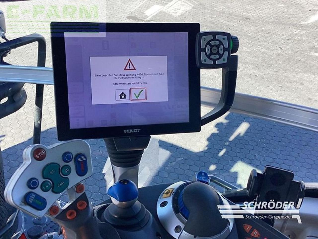 Fendt 824 vario s4 profi plus ProfiPlus - Farm tractor: picture 5 Fendt 824 vario s4 profi plus ProfiPlus - Farm tractor: picture 5