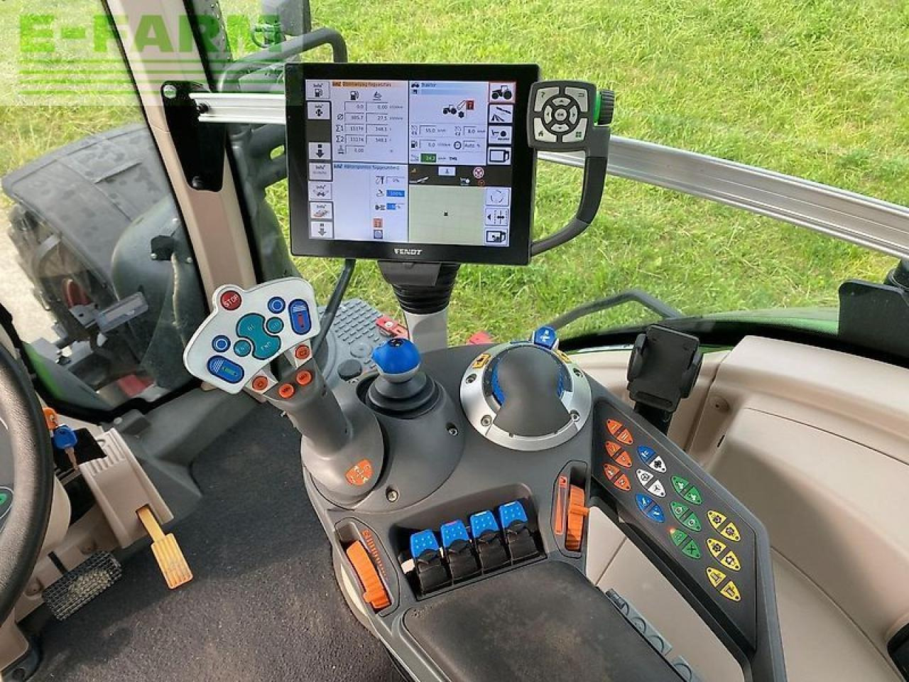 Farm tractor Fendt 826 vario profi plus ProfiPlus: picture 30 Farm tractor Fendt 826 vario profi plus ProfiPlus: picture 30