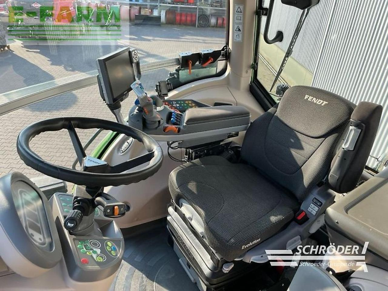 Farm tractor Fendt 826 vario s4 profi plus ProfiPlus: picture 14 Farm tractor Fendt 826 vario s4 profi plus ProfiPlus: picture 14