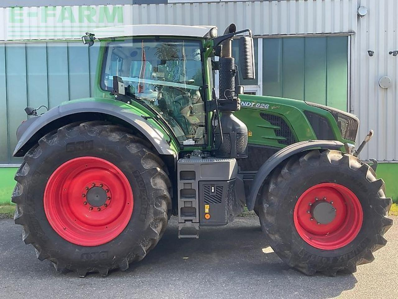 Fendt 828 s4 - Farm tractor: picture 2 Fendt 828 s4 - Farm tractor: picture 2
