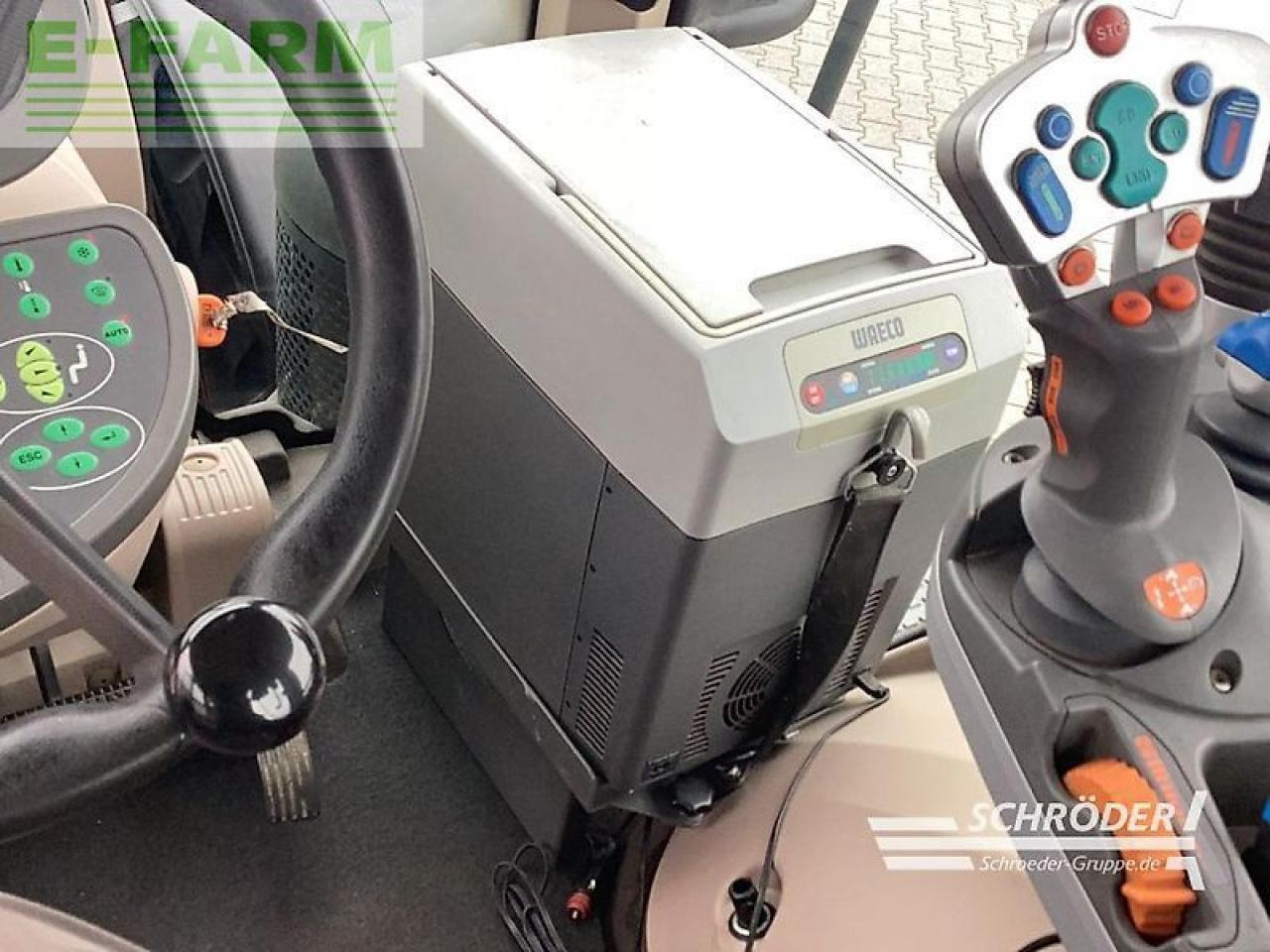 Farm tractor Fendt 828 vario s4 profi plus: picture 16