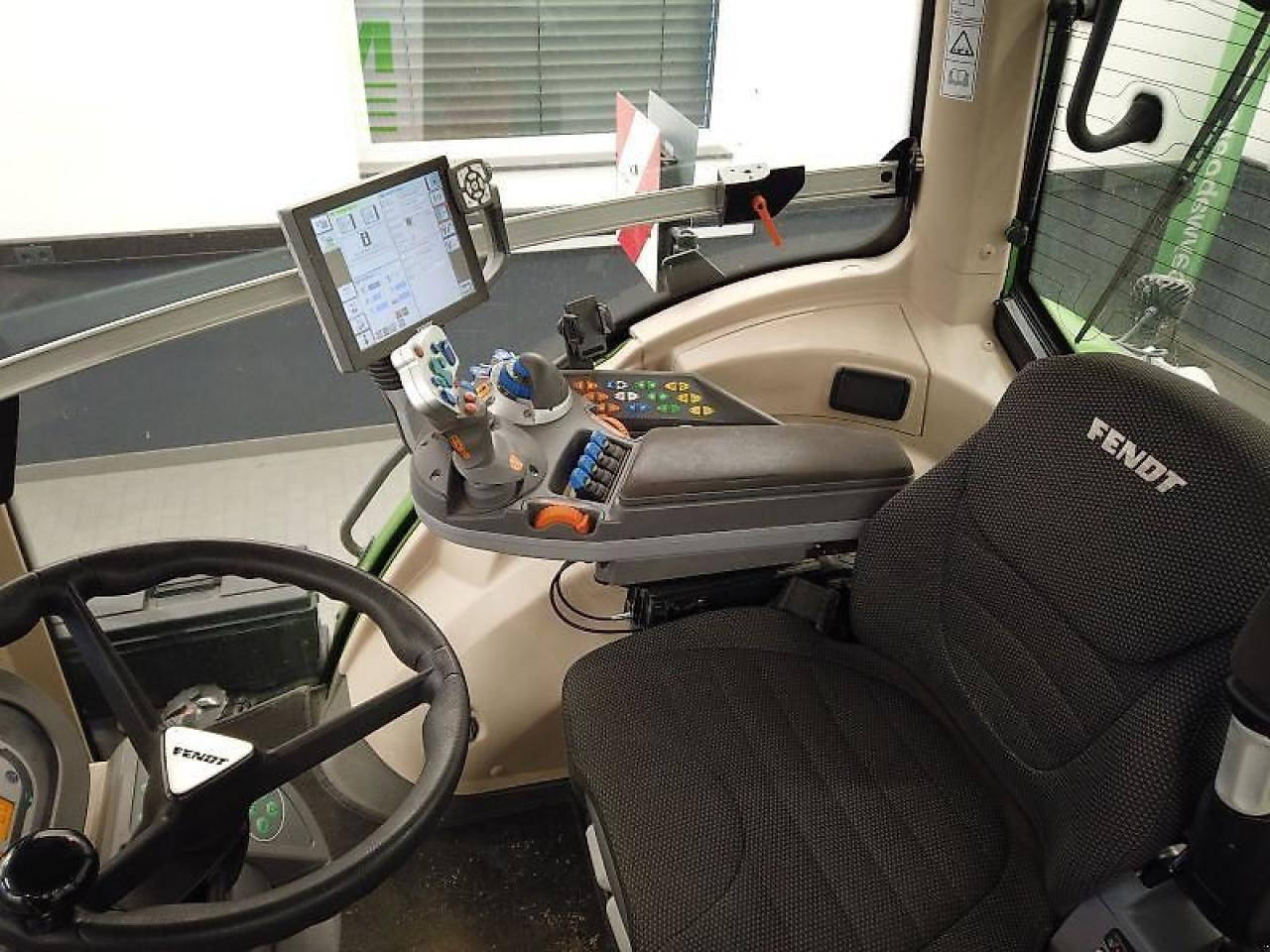 Farm tractor Fendt 828 vario s4 profi plus ProfiPlus: picture 16