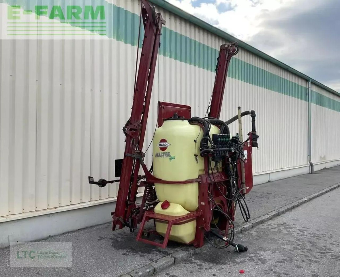 Hardi Master 1200 - Trailed sprayer: picture 4 Hardi Master 1200 - Trailed sprayer: picture 4