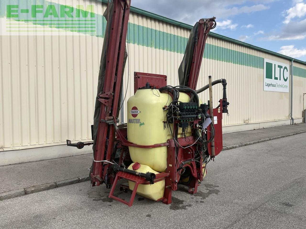 Hardi master 1200 - Trailed sprayer: picture 4 Hardi master 1200 - Trailed sprayer: picture 4