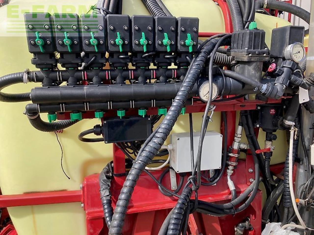 Hardi master plus 18m twin stream - Trailed sprayer: picture 4 Hardi master plus 18m twin stream - Trailed sprayer: picture 4