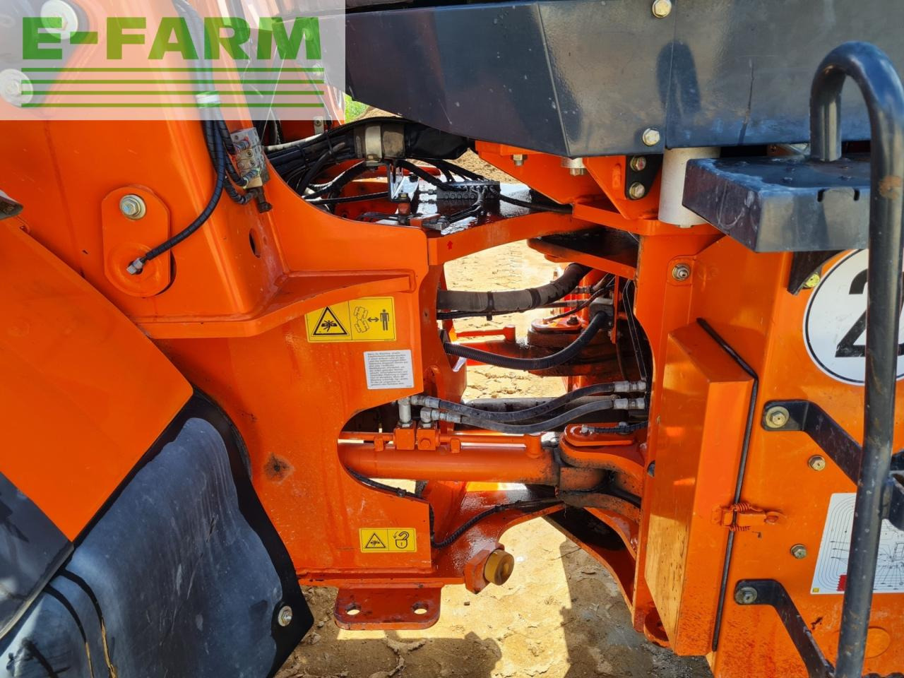 Hitachi ZW 150 TPD-5 - Wheel loader: picture 4 Hitachi ZW 150 TPD-5 - Wheel loader: picture 4