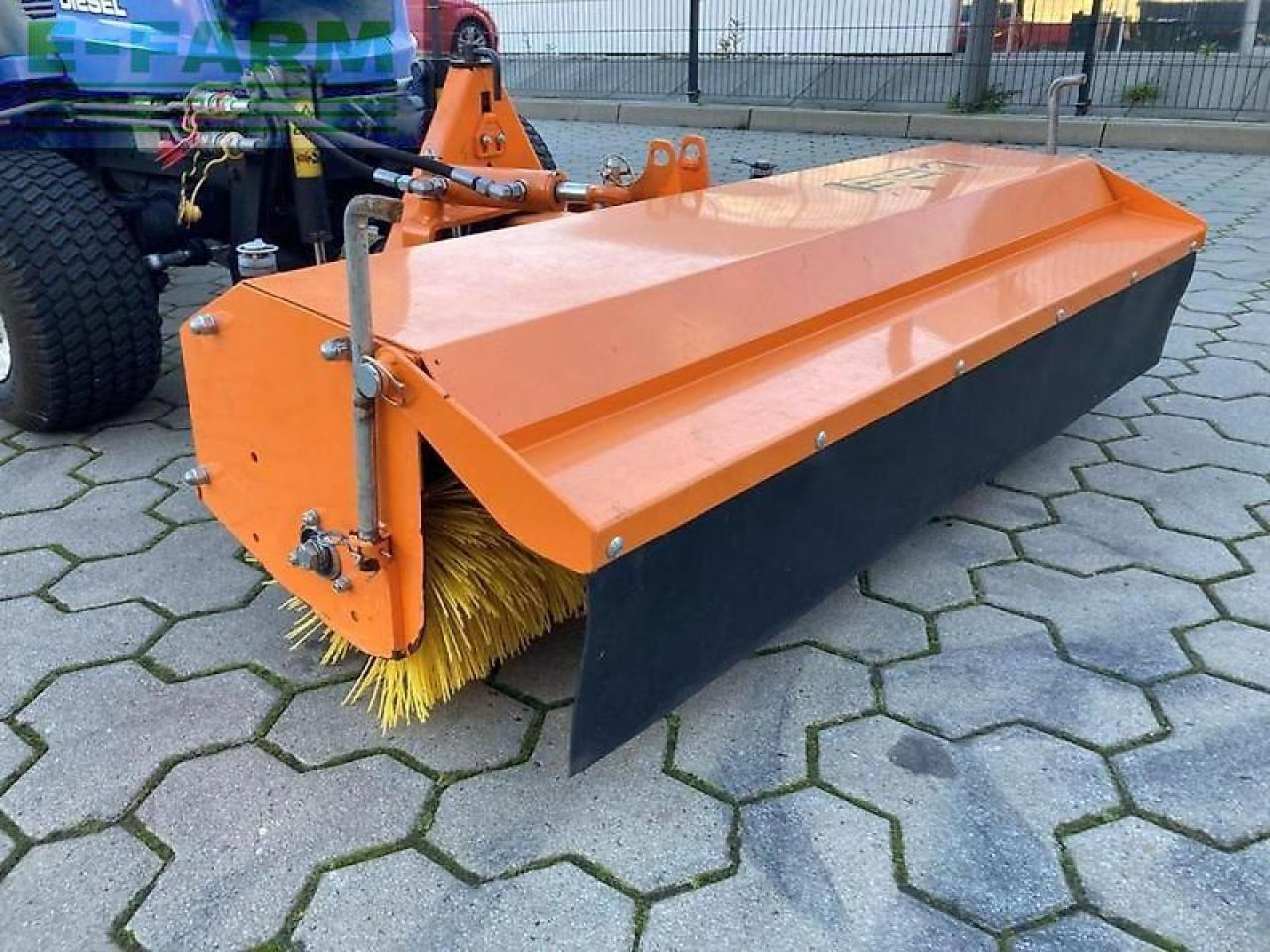 Iseki tgx 237 kehrmaschine, sichermäher - Farm tractor: picture 2 Iseki tgx 237 kehrmaschine, sichermäher - Farm tractor: picture 2