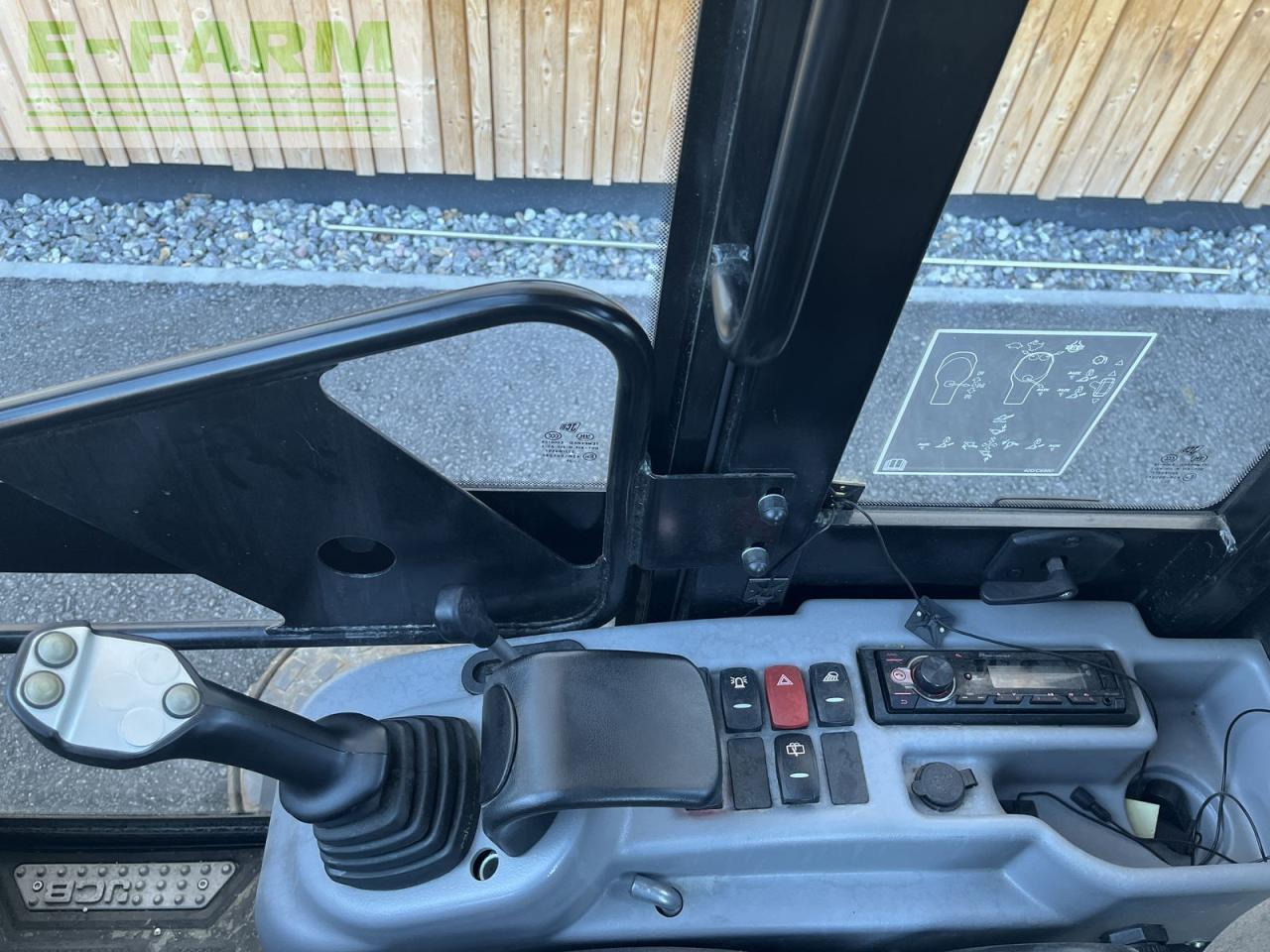 Mini excavator JCB 403 agri plus: picture 11