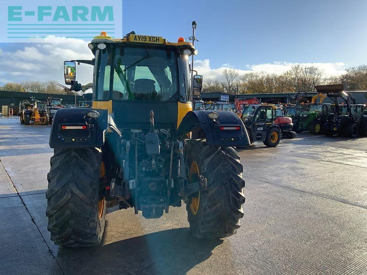 JCB 4220 fastrac tractor (st25127) - Farm tractor: picture 3 JCB 4220 fastrac tractor (st25127) - Farm tractor: picture 3