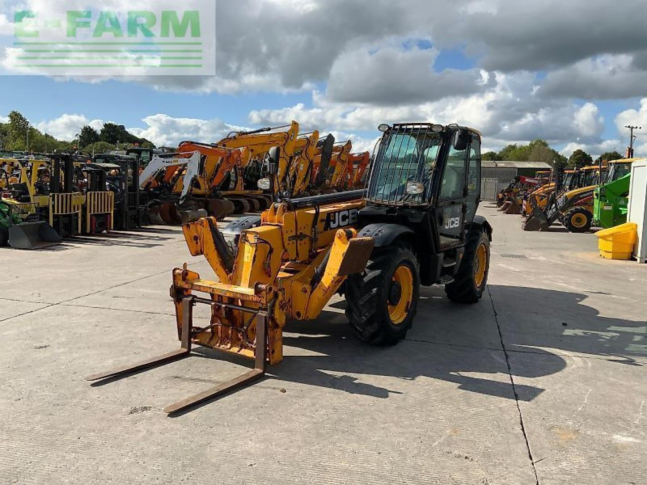 JCB 535-125 hi viz telehandler (st24434) - Telescopic handler: picture 5 JCB 535-125 hi viz telehandler (st24434) - Telescopic handler: picture 5