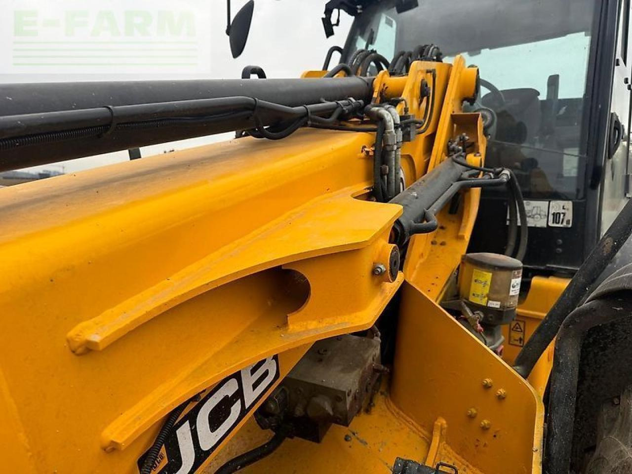 JCB tm 420 - Telescopic handler: picture 2 JCB tm 420 - Telescopic handler: picture 2