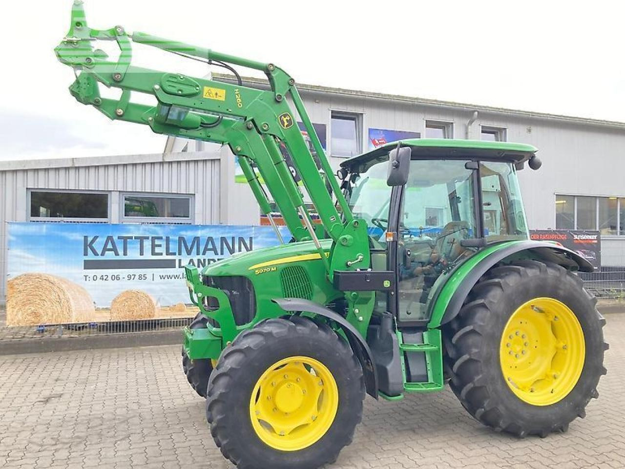 John Deere 5070m - Farm tractor: picture 2 John Deere 5070m - Farm tractor: picture 2