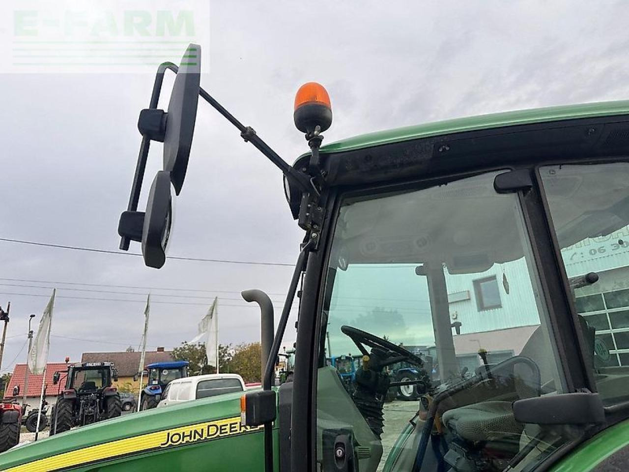 Farm tractor John Deere 5090m: picture 16