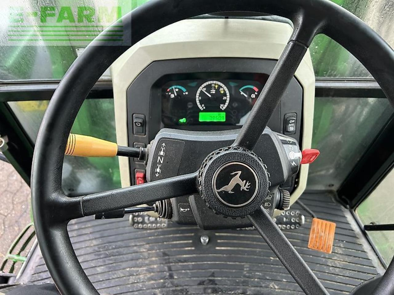 John Deere 5100m - Farm tractor: picture 3 John Deere 5100m - Farm tractor: picture 3