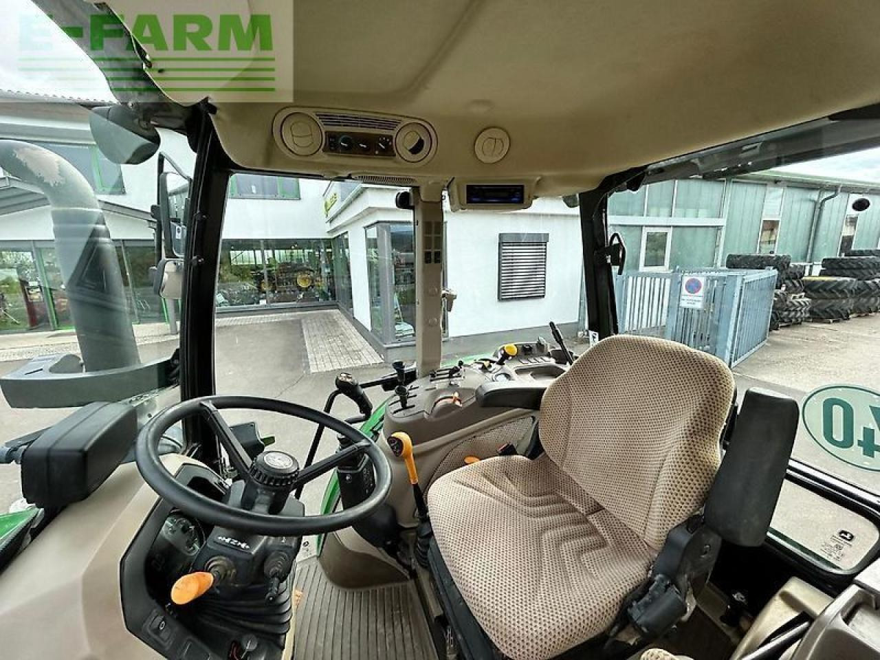 John Deere 5100m - Farm tractor: picture 5 John Deere 5100m - Farm tractor: picture 5