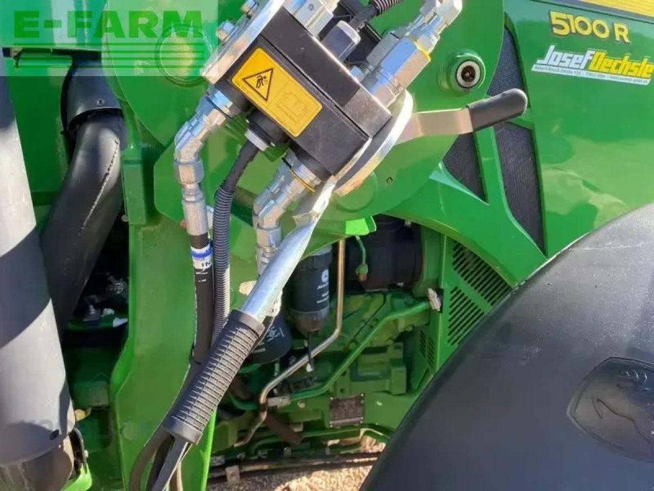 Farm tractor John Deere 5100r: picture 15