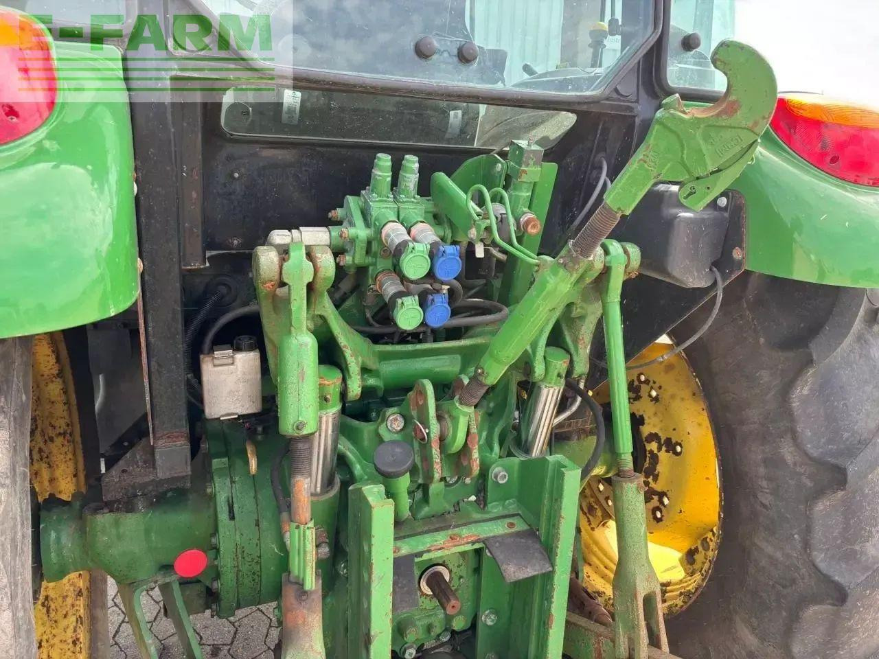John Deere 5115m - Farm tractor: picture 4 John Deere 5115m - Farm tractor: picture 4