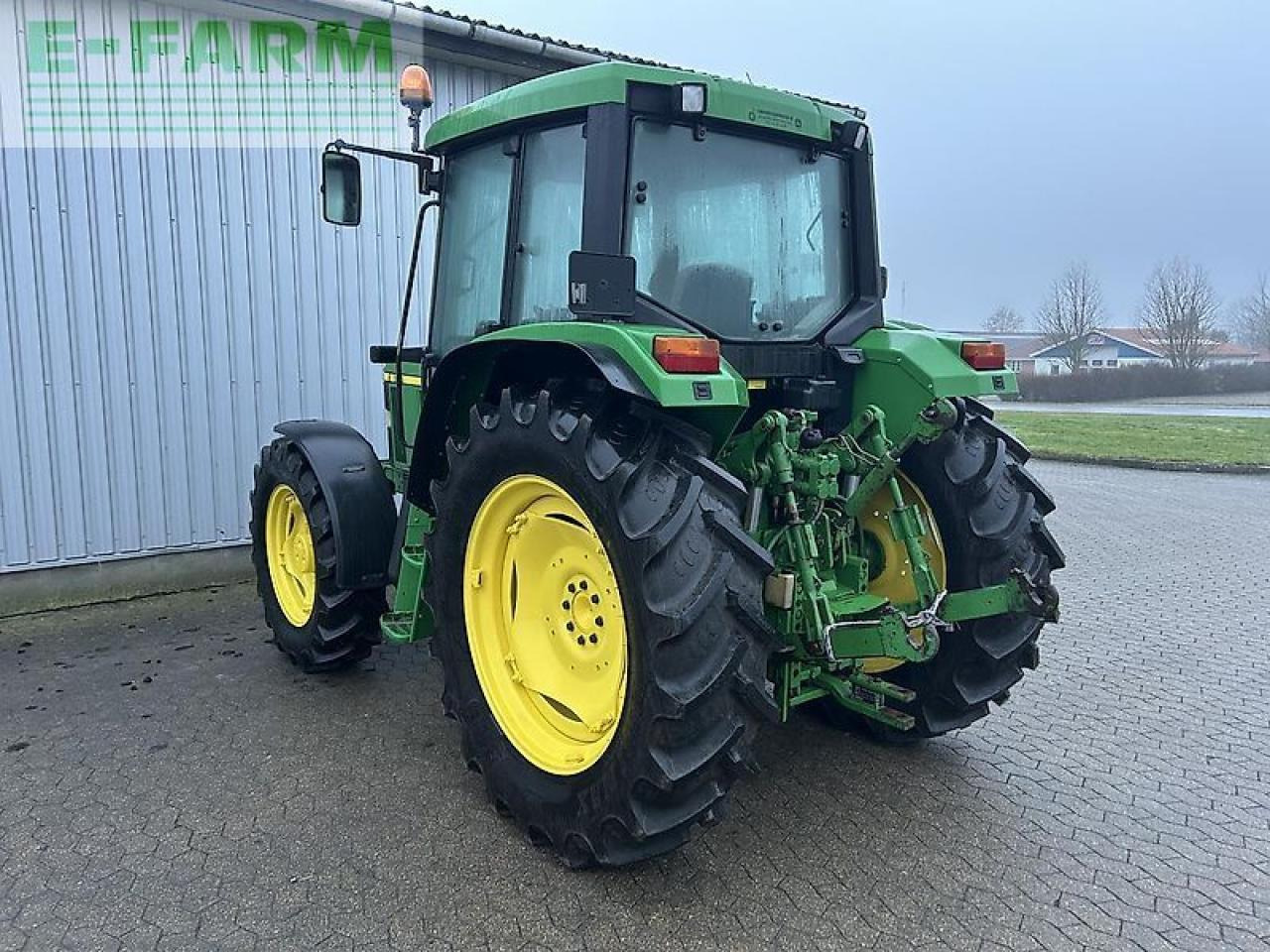 Farm tractor John Deere 6110: picture 12