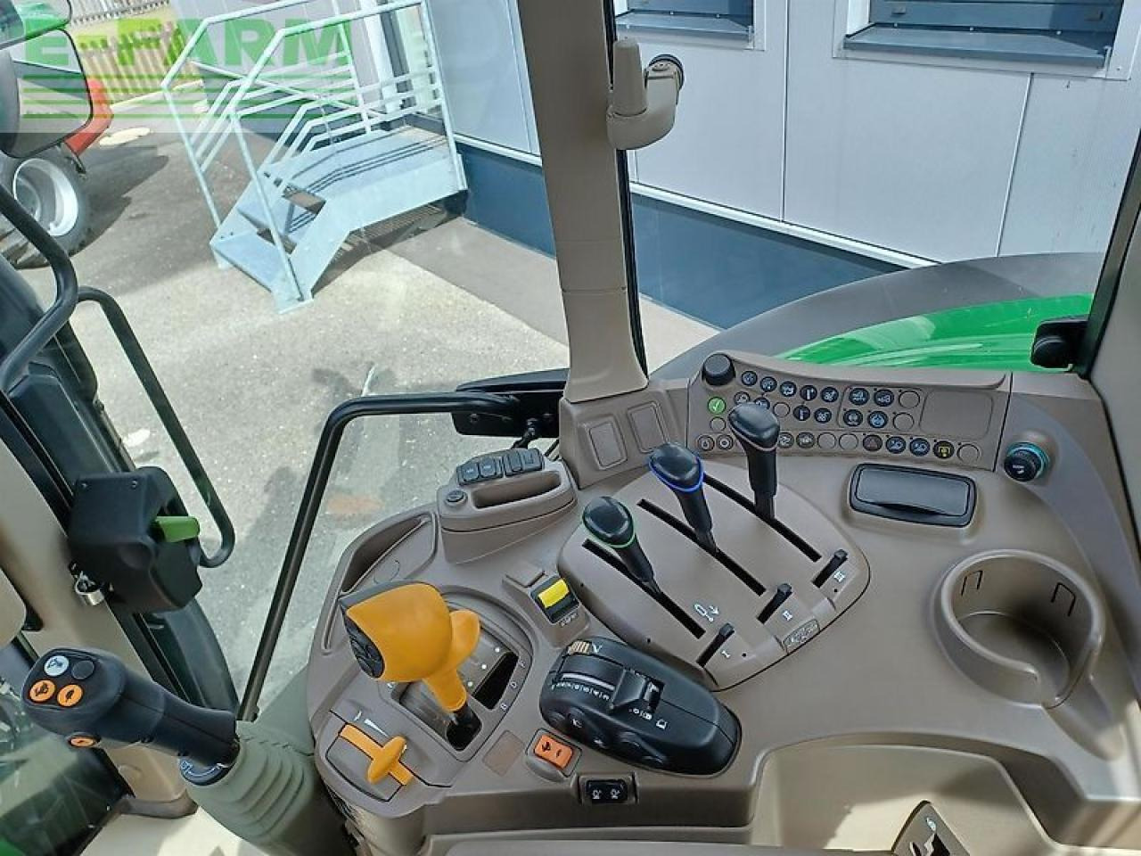 Farm tractor John Deere 6110m: picture 7 Farm tractor John Deere 6110m: picture 7