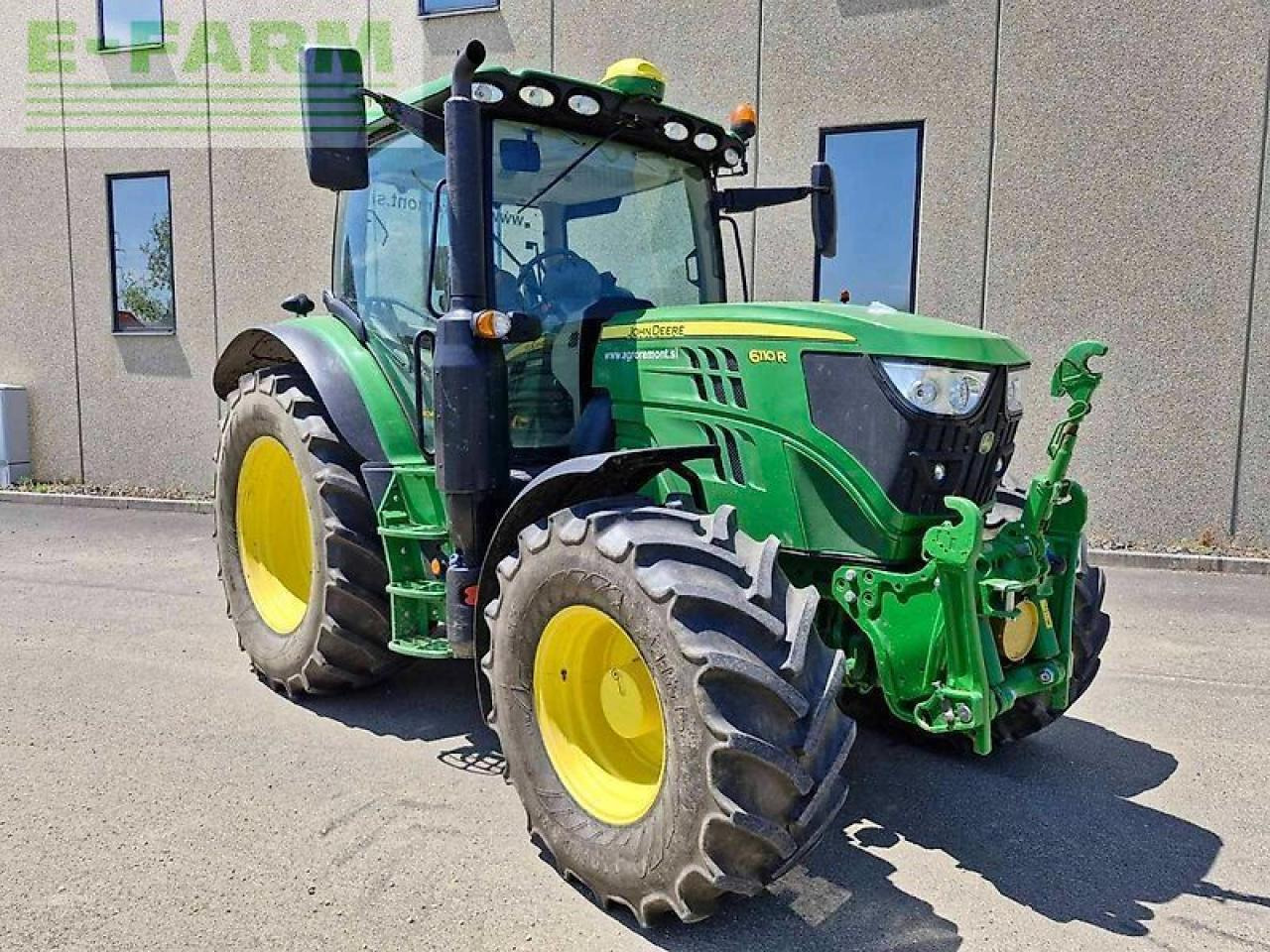 John Deere 6110r - Farm tractor: picture 1 John Deere 6110r - Farm tractor: picture 1