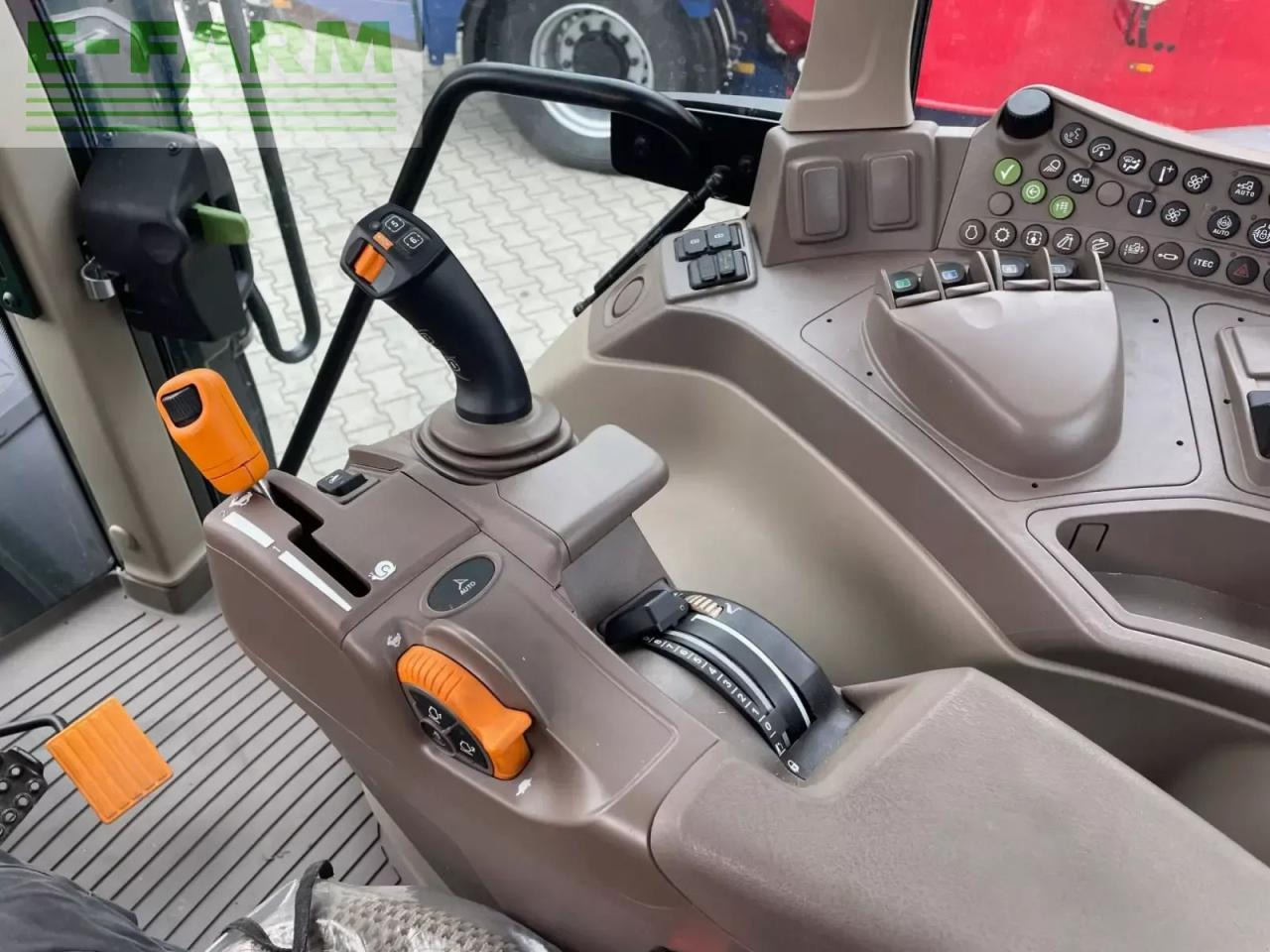 John Deere 6120m - Farm tractor: picture 4 John Deere 6120m - Farm tractor: picture 4