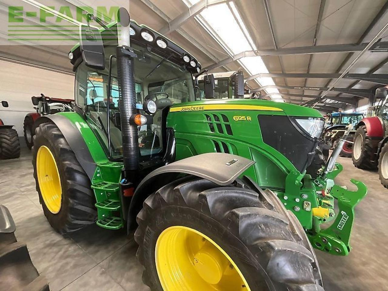 John Deere 6125 r - Farm tractor: picture 3 John Deere 6125 r - Farm tractor: picture 3