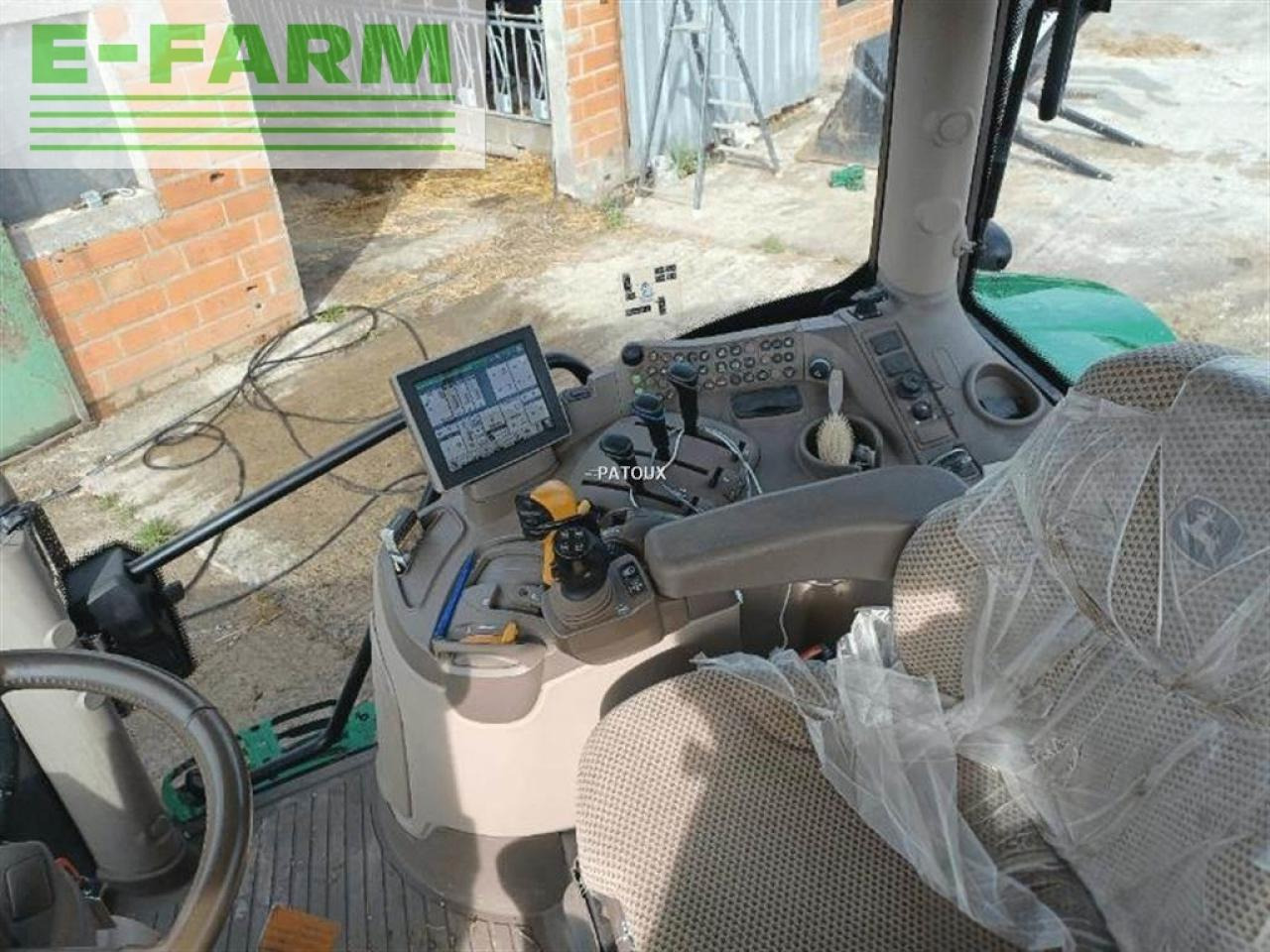 John Deere 6130r - Farm tractor: picture 5 John Deere 6130r - Farm tractor: picture 5