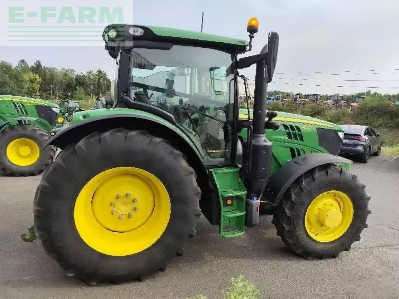 Farm tractor John Deere 6135r: picture 7