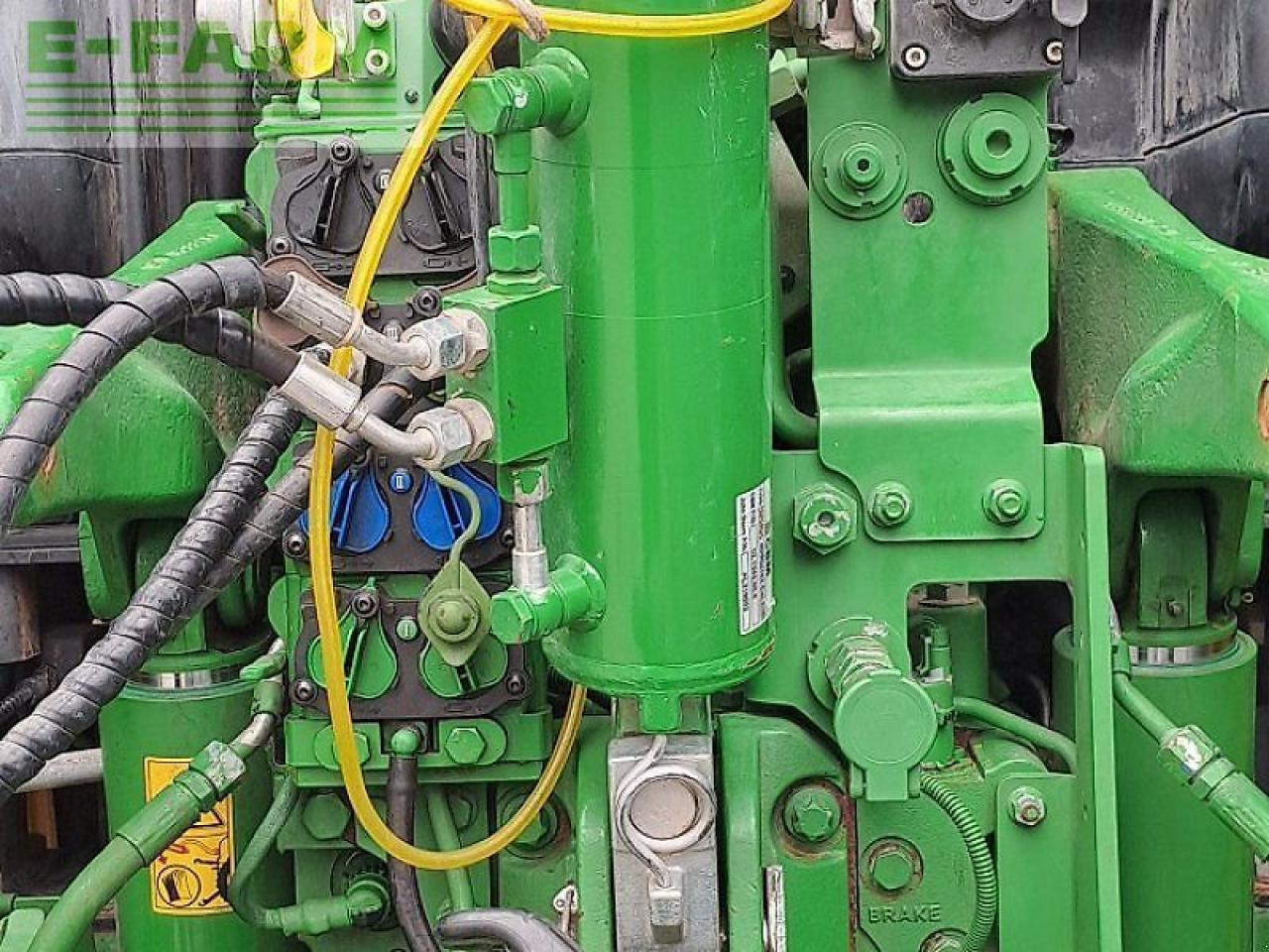 John Deere 6145r - Farm tractor: picture 3 John Deere 6145r - Farm tractor: picture 3