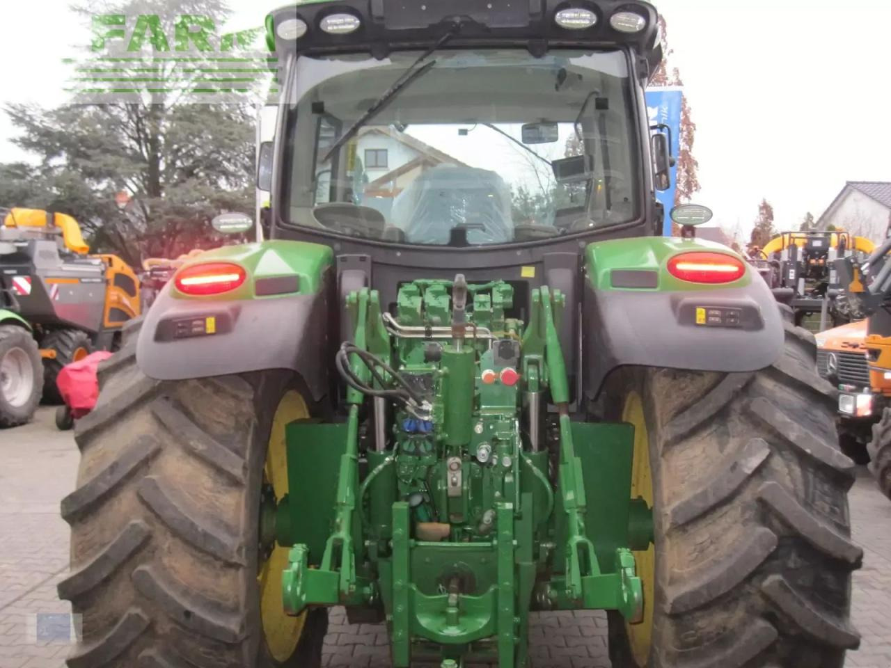 John Deere 6155r - Farm tractor: picture 3 John Deere 6155r - Farm tractor: picture 3