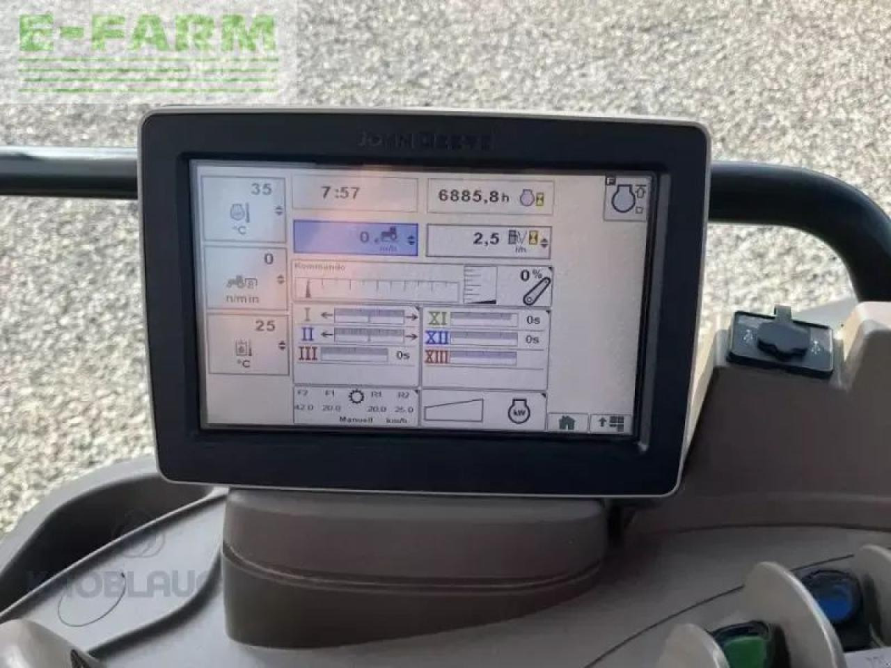 Farm tractor John Deere 6170 r: picture 12