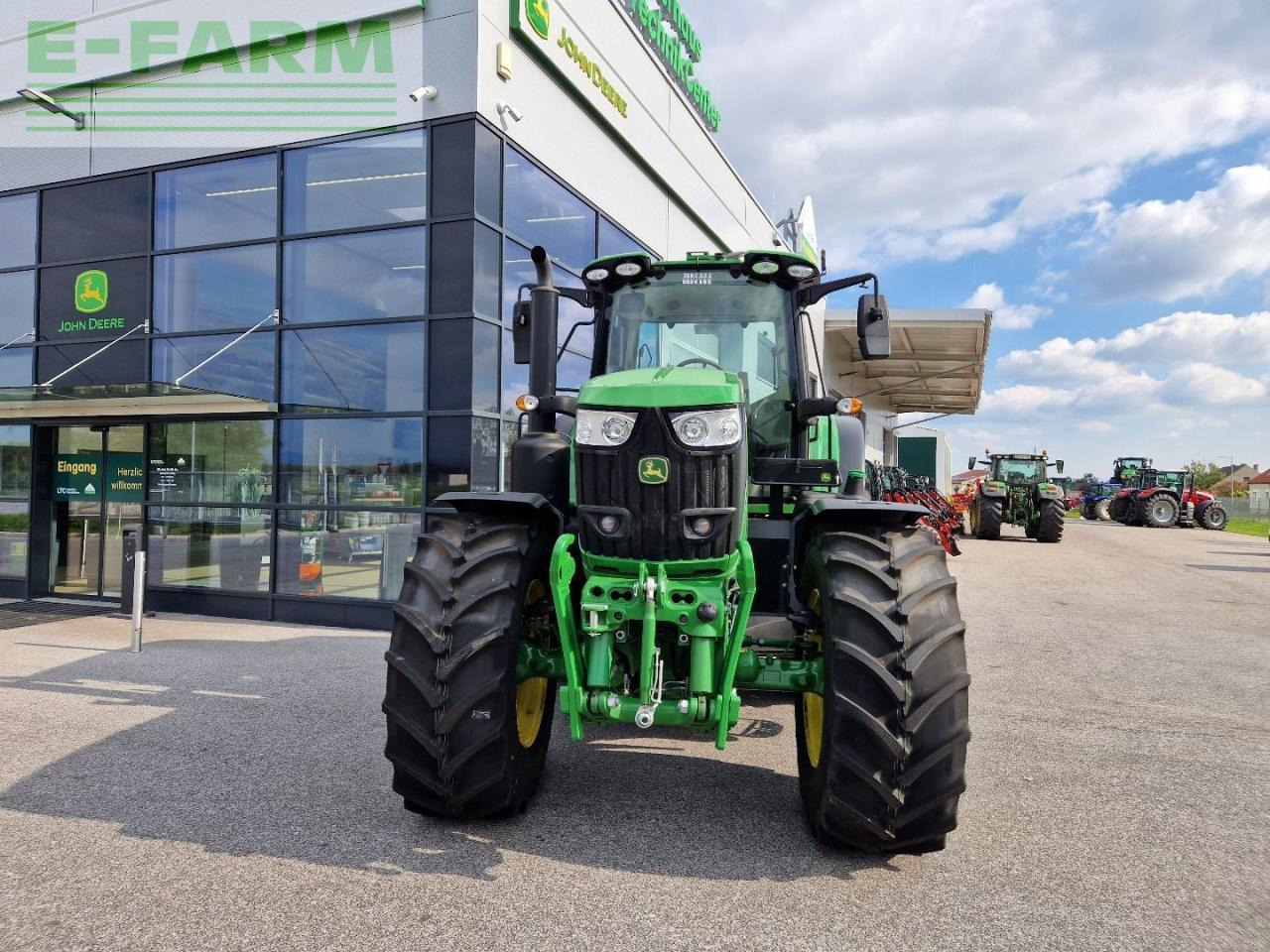 John Deere 6195M - Farm tractor: picture 3 John Deere 6195M - Farm tractor: picture 3