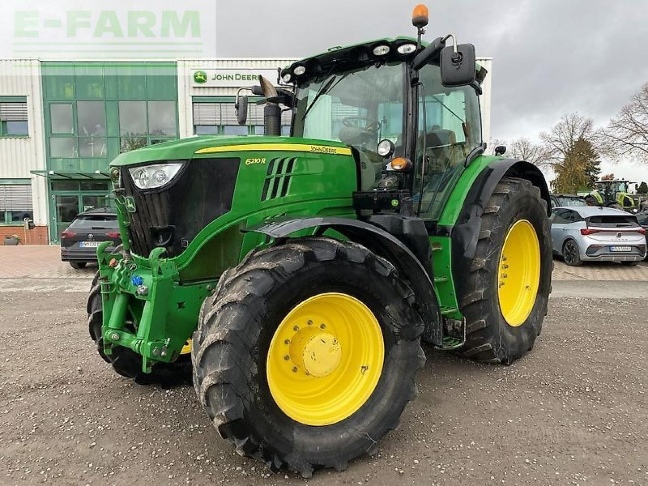 John Deere 6210r - Farm tractor: picture 1 John Deere 6210r - Farm tractor: picture 1